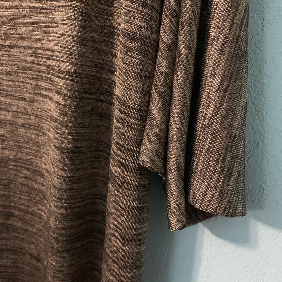 Forever 21 Short Sleeve Top - Picture 3 of 6